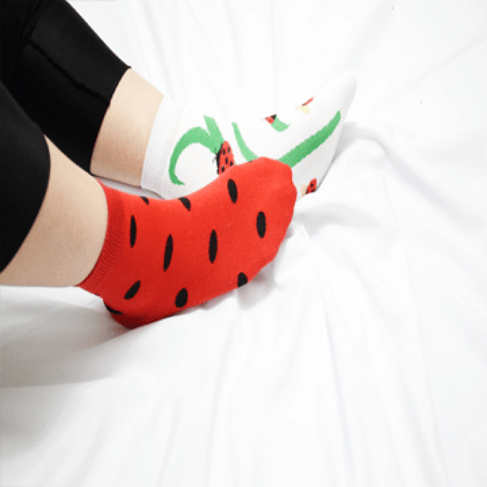 جوراب نیم ساق زنانه طرح کفشدوزک