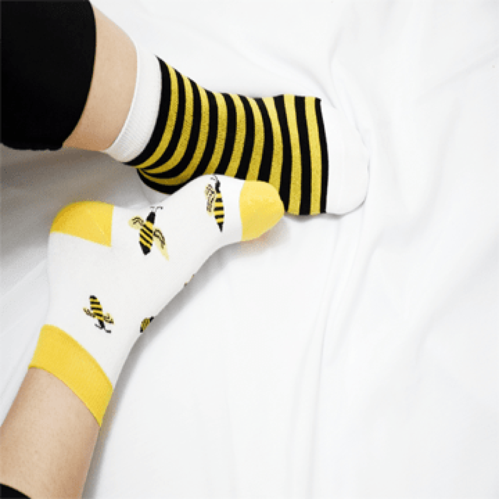 جوراب نیم ساق زنانه طرح زنبور