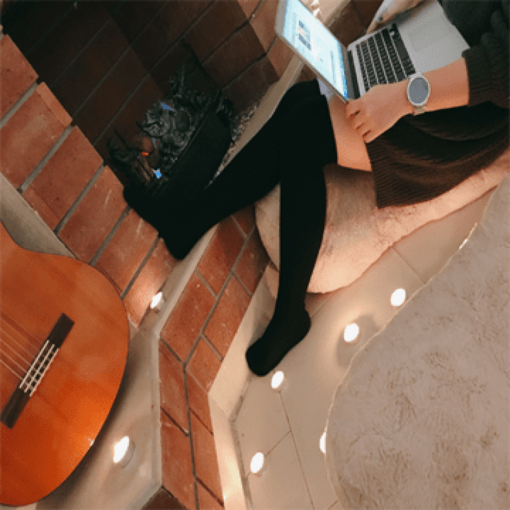 جوراب زنانه  مشکی بلند پشمی