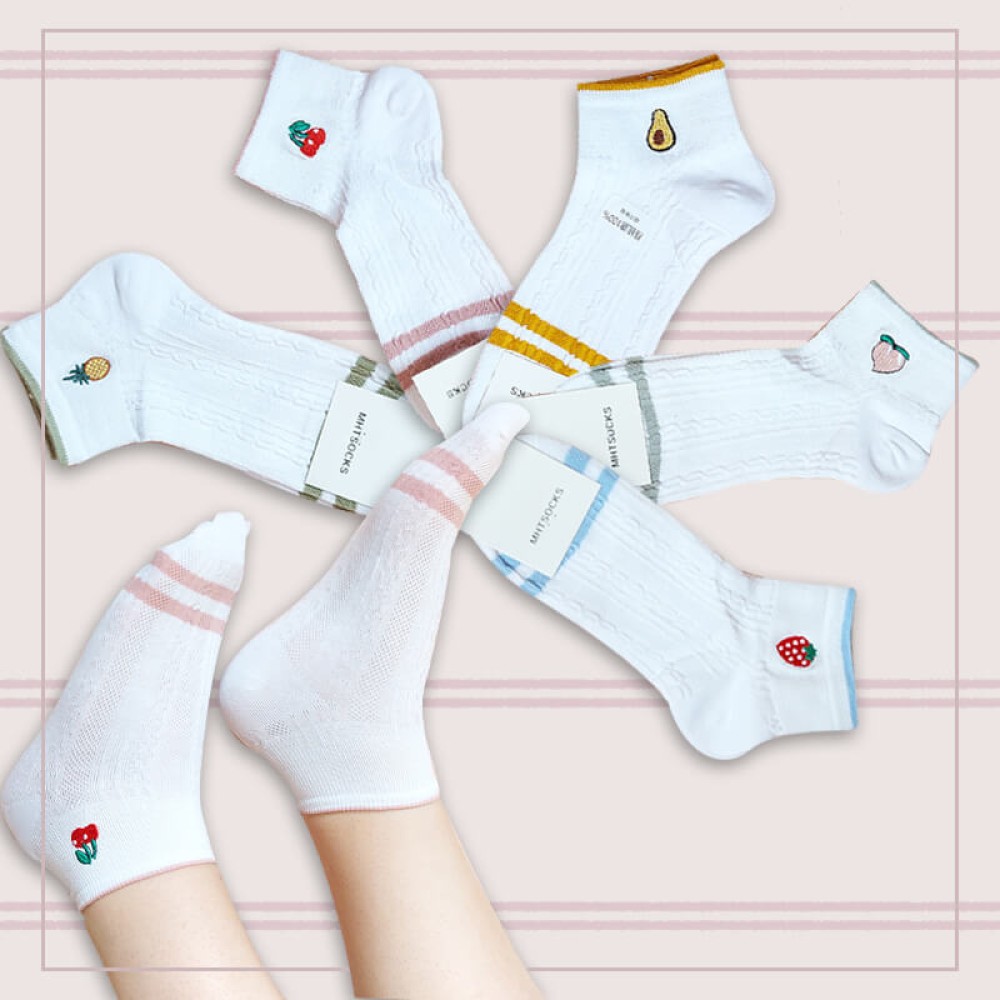 جوراب نیم ساق زنانه طرح گلدوزی شده میوه