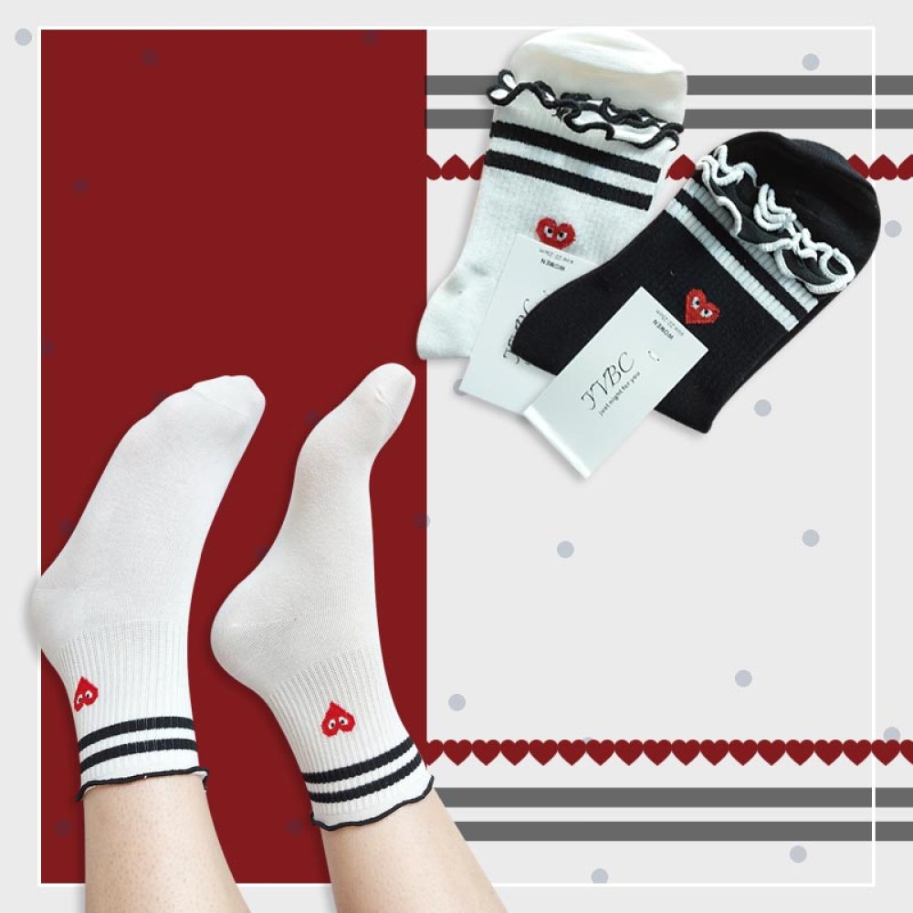 جوراب نیم ساق زنانه لبه کنگره ای طرح قلب