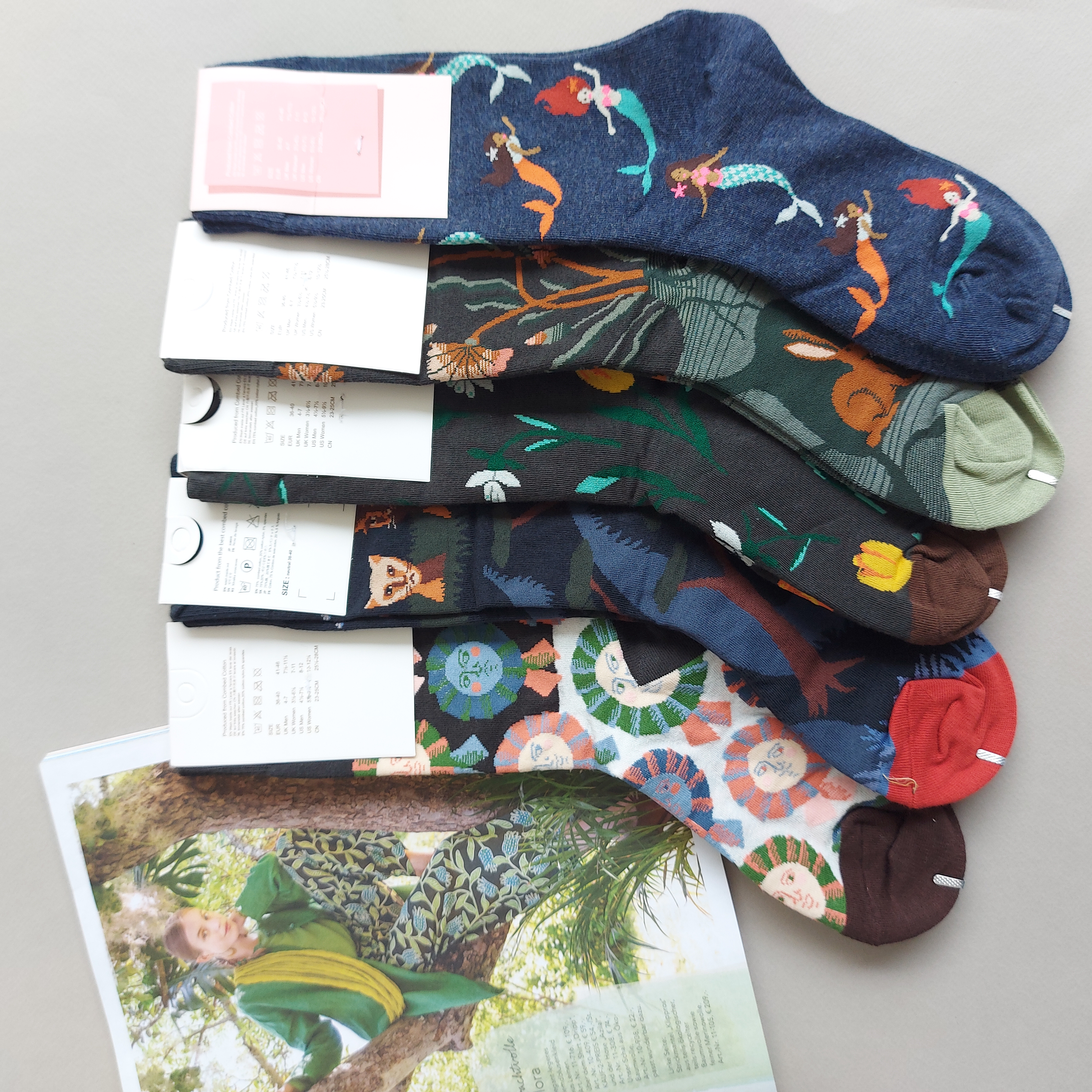 کالکشن جوراب ساقدار زنانه طرحدار هنری نقاشی چهره و طبیعت‎ - در 12 طرح