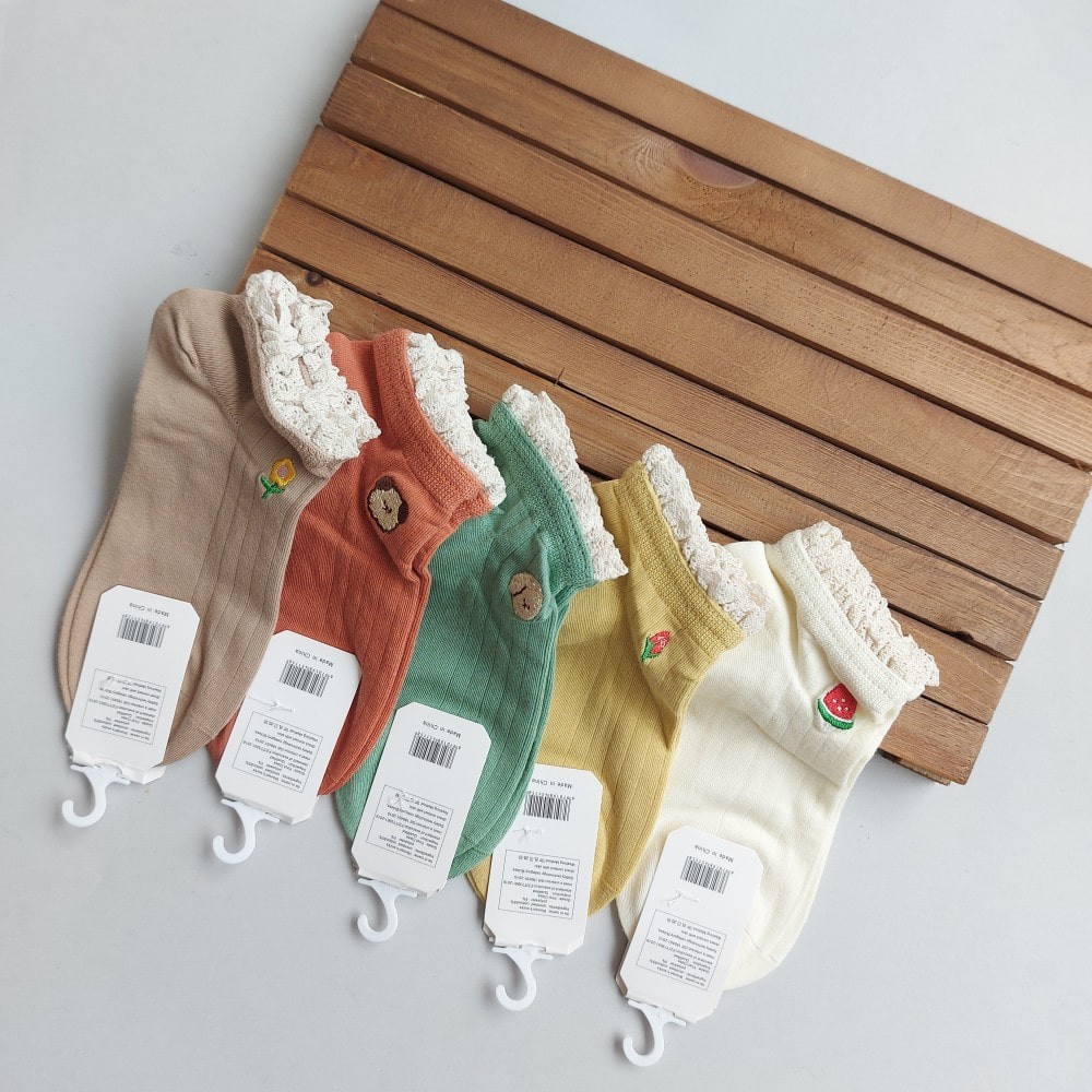 جوراب مچی زنانه گلدوزی شده لبه دانتل