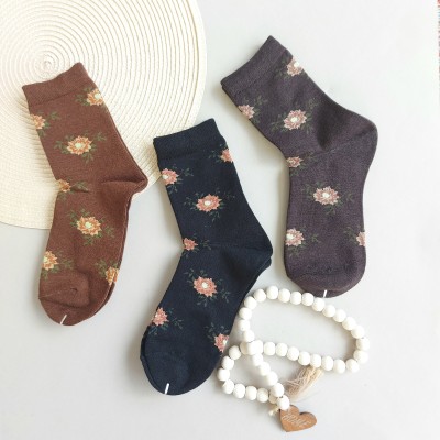 جوراب ساقدار پشمی زنانه ظریف طرح گل‎‎ - در 6 رنگ