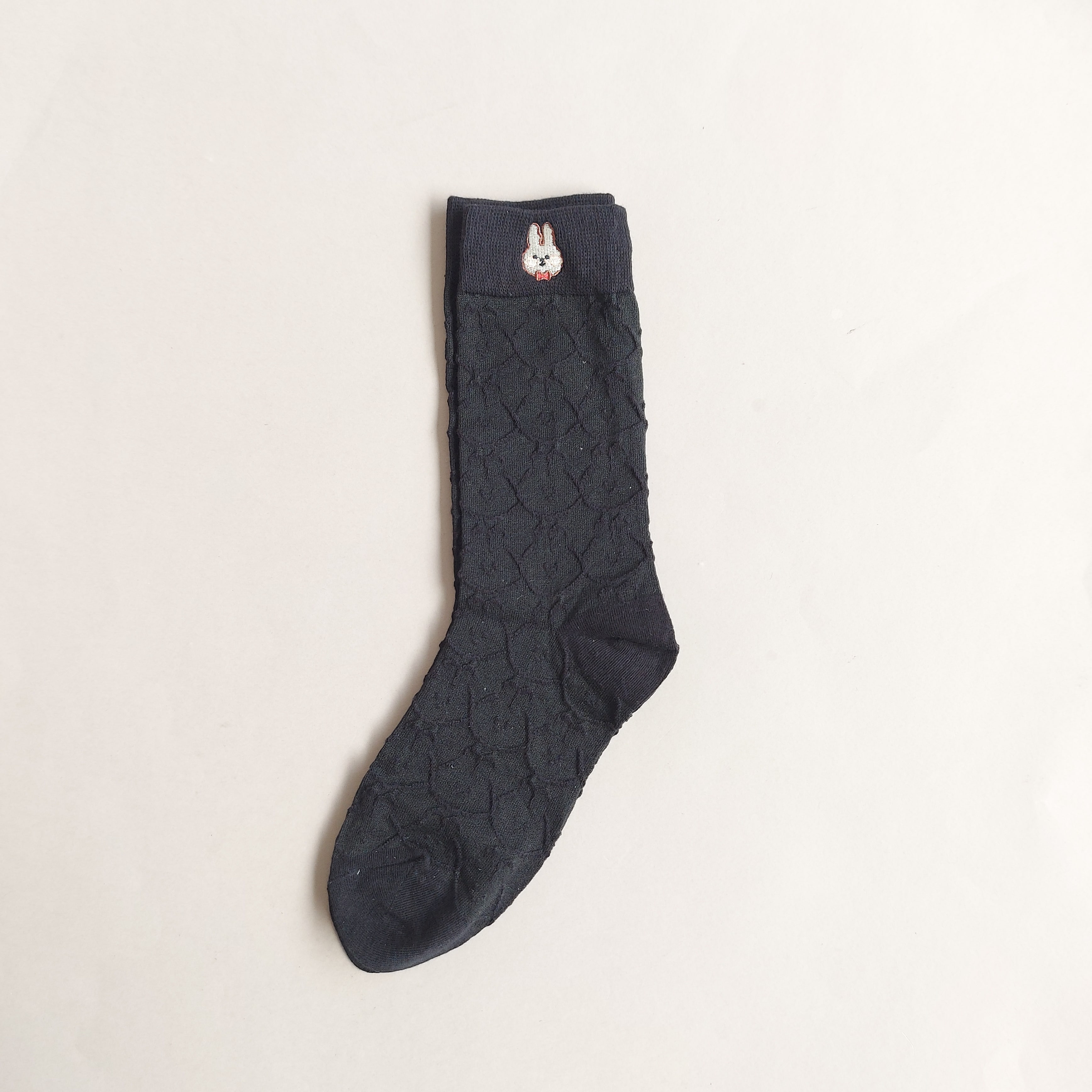 جوراب ساقدار زنانه طرحدار برجسته گلدوزی شده happy july