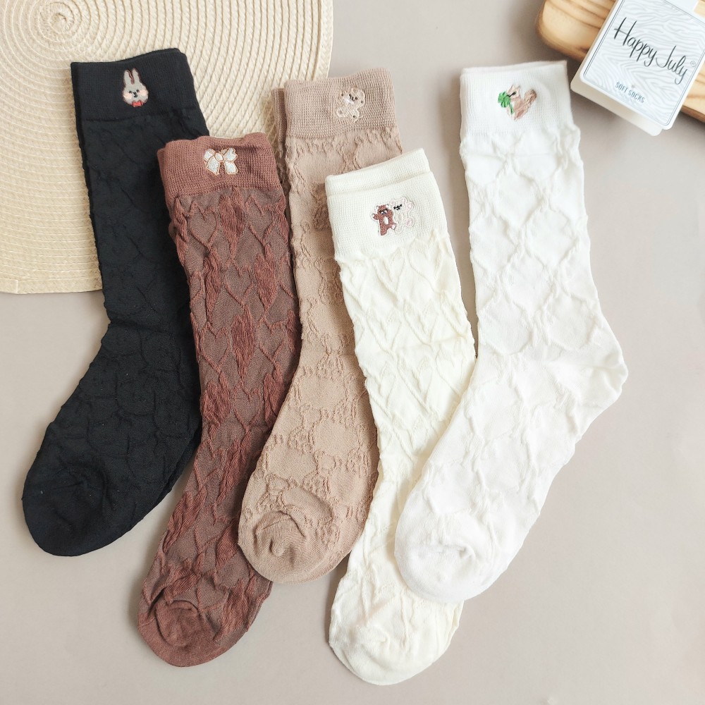 جوراب ساقدار زنانه طرحدار برجسته گلدوزی شده happy july