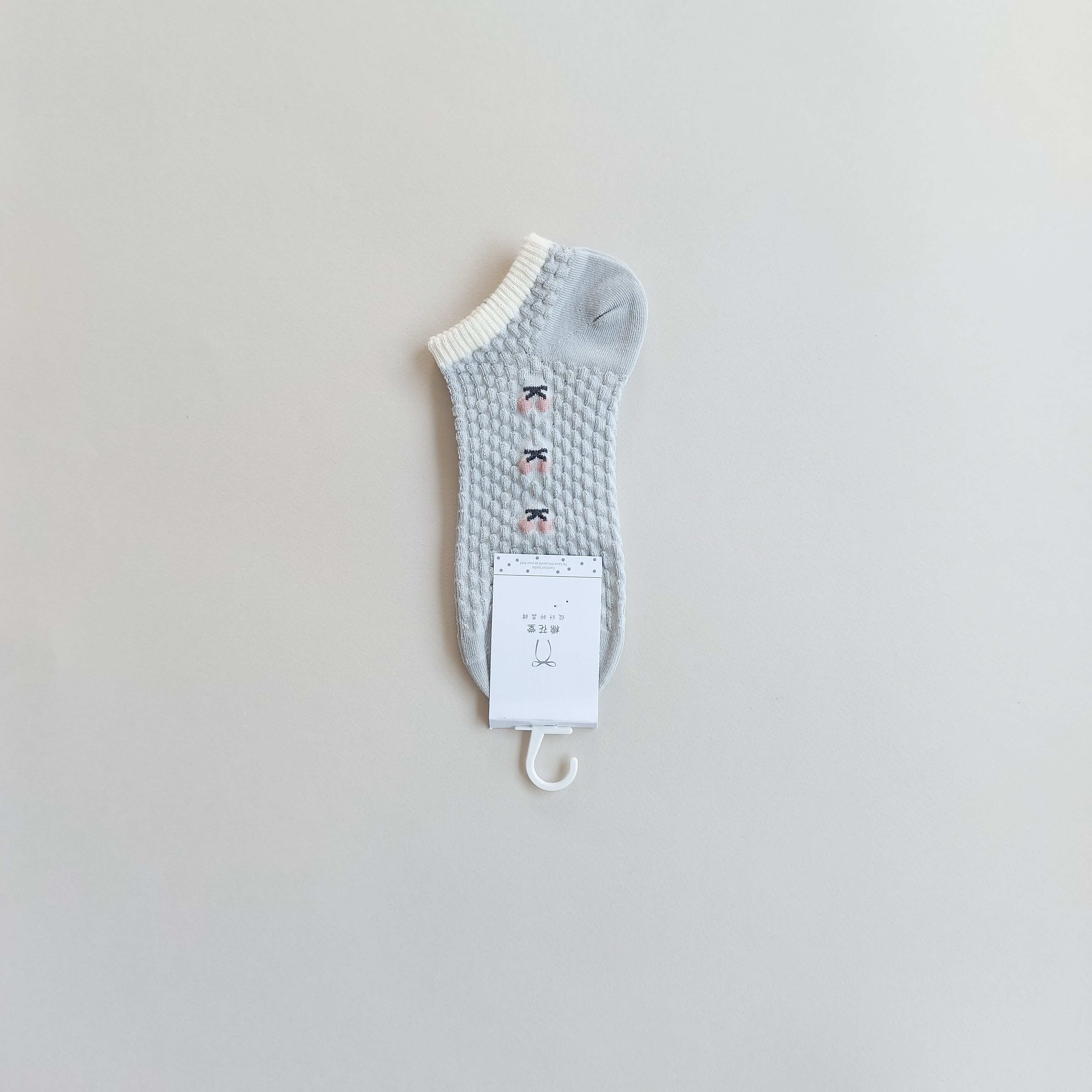 جوراب مچی زنانه طرح پفکی خرگوشی طوسی