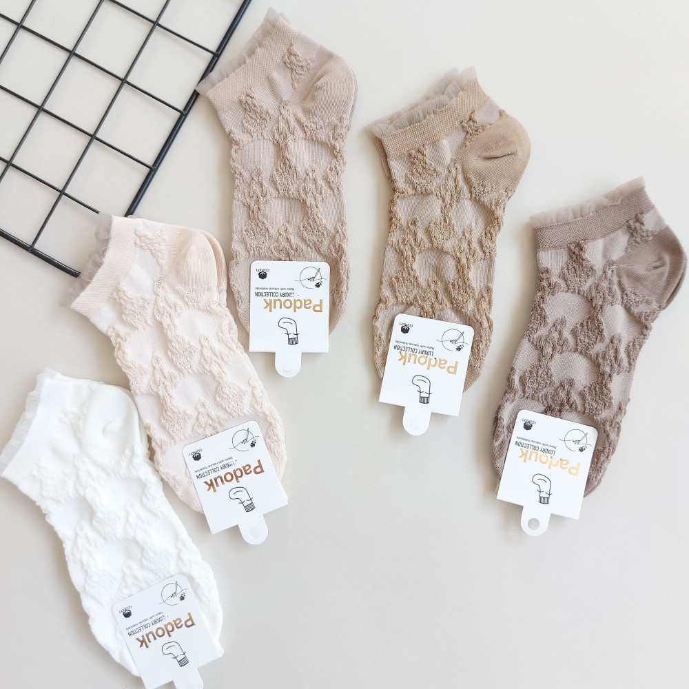 جوراب مچی زنانه طرح برجسته پفکی لبه حریر پادوک