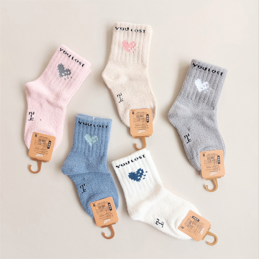 جوراب نیم ساق دخترانه بوکله با طرح قلب