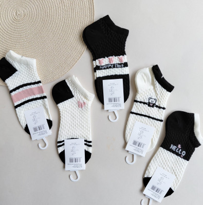 جوراب مچی زنانه پفکی کرم مشکی وارداتی