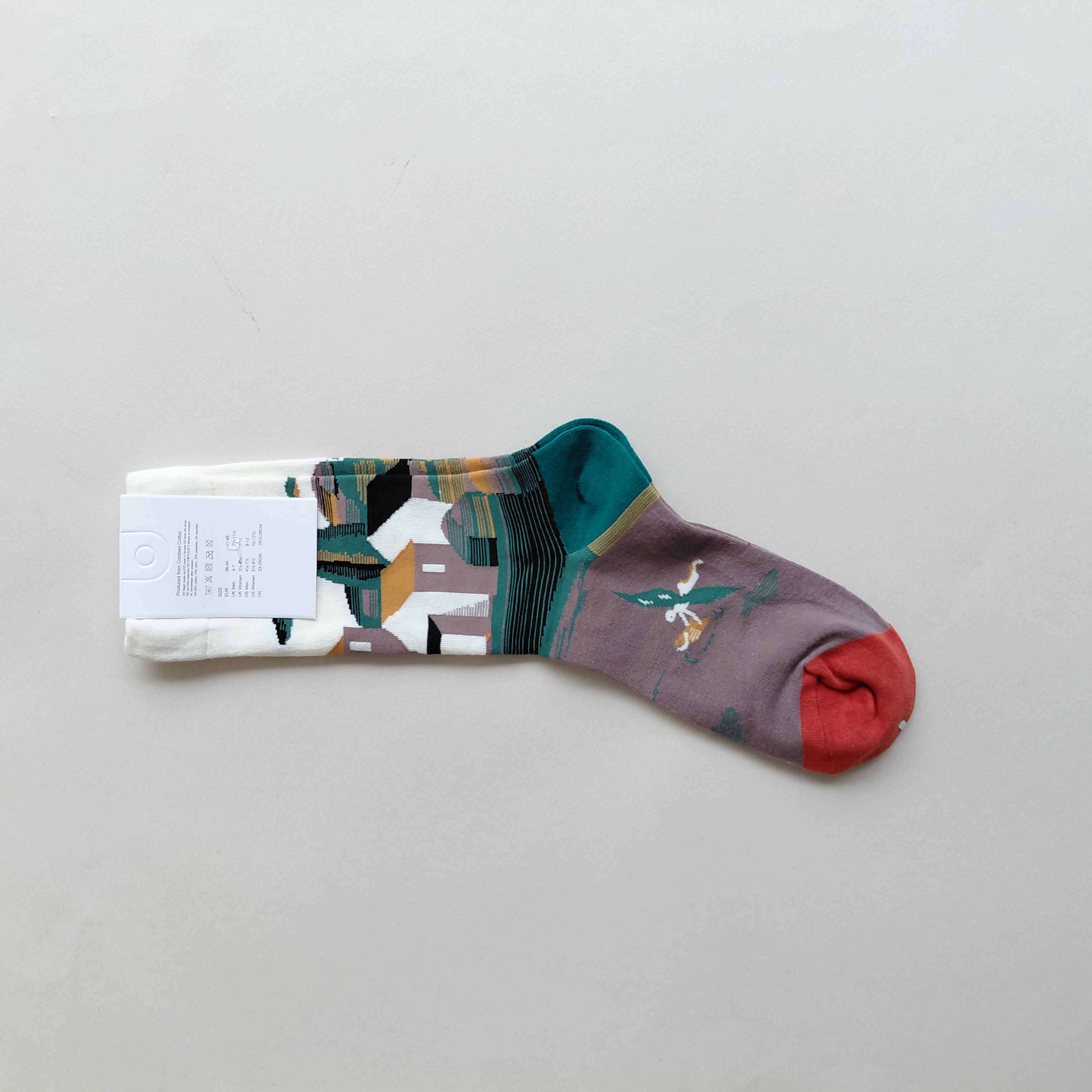 کالکشن جوراب ساقدار زنانه طرحدار هنری جهان آزاد